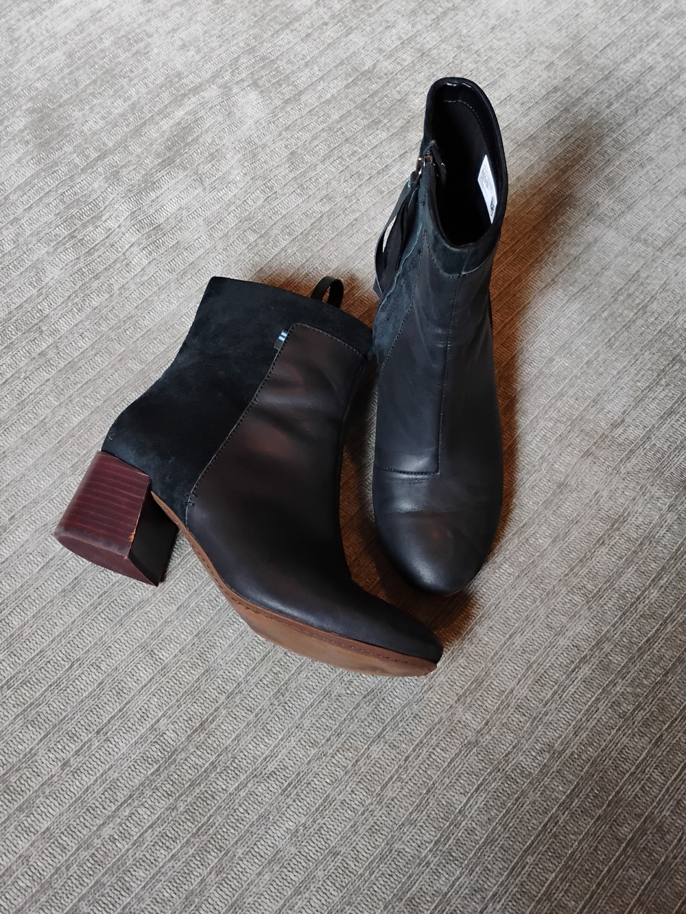 TOMS Black Leather & Suede Ankle Booties | Size 8 | Chunky Block Heel